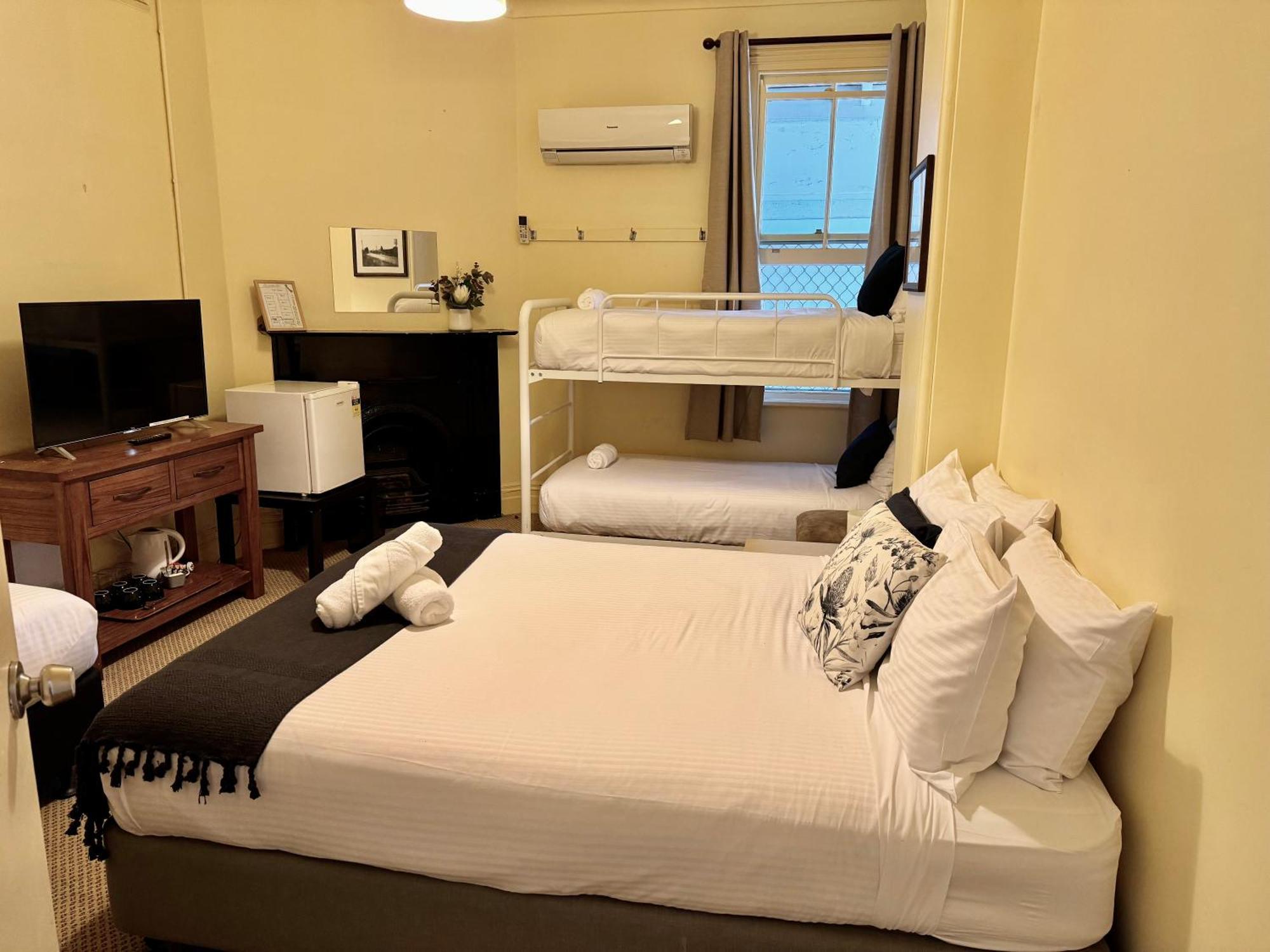 The Commercial Hotel Wallerawang ภายนอก รูปภาพ