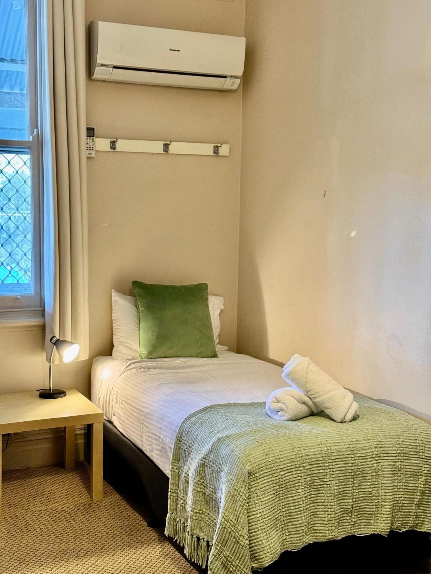 The Commercial Hotel Wallerawang ภายนอก รูปภาพ